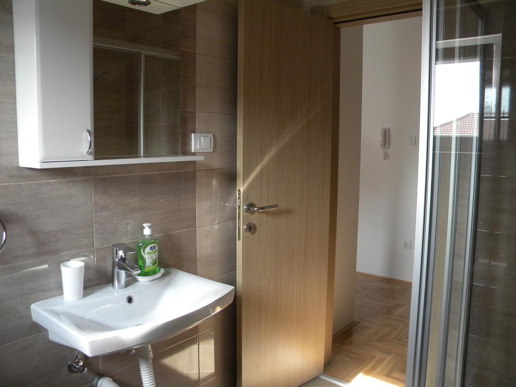 Apartment Srebrni Oblak Arandjelovac Exteriör bild