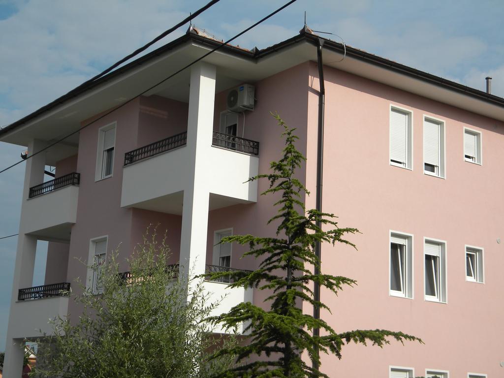 Apartment Srebrni Oblak Arandjelovac Exteriör bild